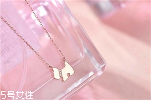 項(xiàng)鏈?zhǔn)屈S金還是k金好？項(xiàng)鏈選黃金還是k金