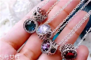 項鏈上的wk是什么意思？項鏈上wk代表什么含義