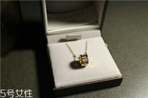 項鏈金色好看還是銀色好看？項鏈金色和銀色哪個好