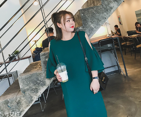 皮膚黃穿什么顏色顯白？適合黃皮女生的衣服顏色