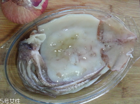 魷魚是烏賊嗎？魷魚跟烏賊是一種嗎？