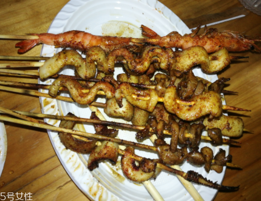 魷魚是烏賊嗎？魷魚跟烏賊是一種嗎？