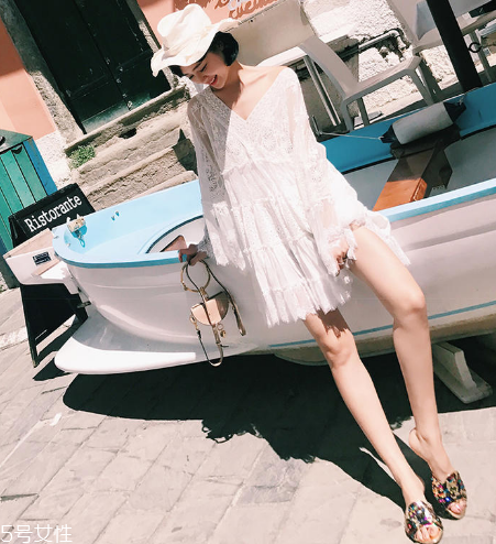 夏天穿什么樣的百褶裙好看？夏天適合穿什么百褶裙