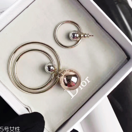 耳環(huán)后面的扣叫什么？耳環(huán)背后的扣叫法