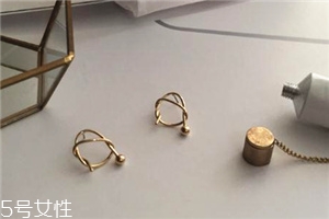 耳釘可以用雙氧水泡嗎？耳釘用雙氧水泡的影響