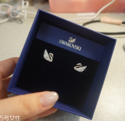 耳釘對(duì)耳唇有什么危害？耳釘對(duì)耳朵有哪些害處？