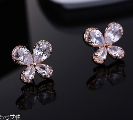 耳釘什么材質(zhì)的好？耳釘買什么材質(zhì)好？