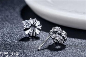 耳釘什么材質(zhì)的好？耳釘買什么材質(zhì)好？