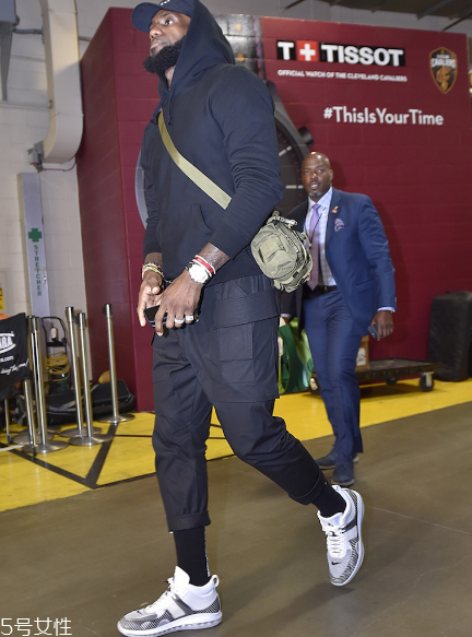 john elliott聯(lián)名nike lebron icon什么時(shí)候發(fā)售？