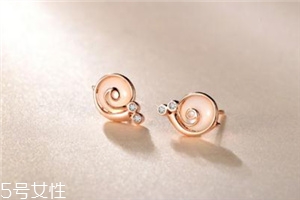 耳釘一般多少克？耳釘一對(duì)是多少克？