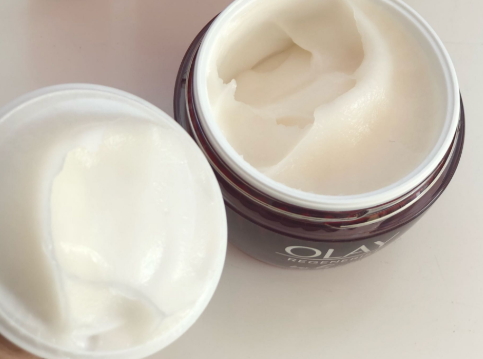 olay空氣霜怎么樣？olay空氣霜搓泥嗎？