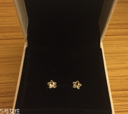 耳釘變黃怎么清洗？耳釘變黃了怎么辦？