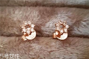 耳釘變黃怎么清洗？耳釘變黃了怎么辦？