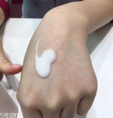 乳液可以當(dāng)妝前乳嗎？乳液當(dāng)妝前乳用好嗎？