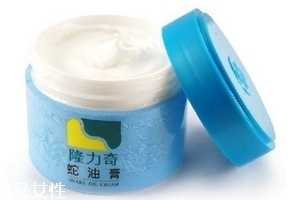 蛇油膏是蛇油做的嗎？蛇油膏里面有蛇油嗎？