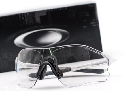 oakley眼鏡是什么檔次？歐克利眼鏡檔次介紹