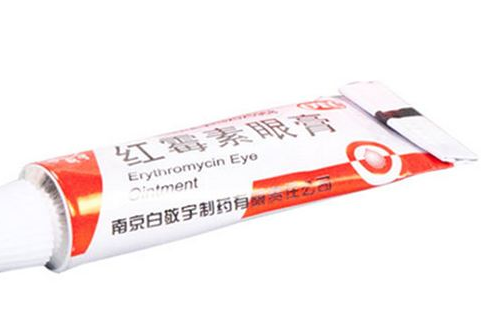 紅霉素眼膏是抗生素嗎？紅霉素眼膏含有抗生素嗎？