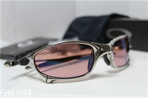 oakley眼鏡真假辨別 歐克利眼鏡怎么辨別真假？