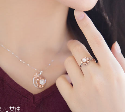 金大福和老鳳祥哪個(gè)好？金大福和老鳳祥品牌對(duì)比