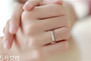 金大福和老鳳祥哪個好？金大福和老鳳祥品牌對比