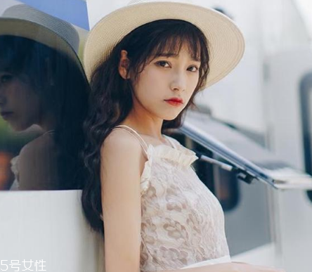 夏天拍照穿什么裙子好看？拍照適合穿什么裙子？