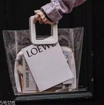 度假背什么包包好看？度假適合背什么包包？