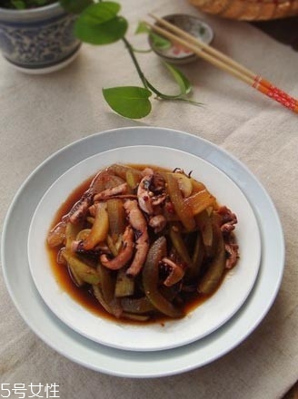 西瓜皮可以炒著吃嗎？西瓜皮可以炒什么？