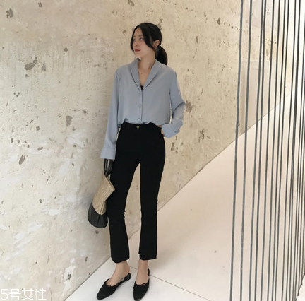 喇叭褲怎么搭配顯腿長(zhǎng)？喇叭褲怎么穿顯高？
