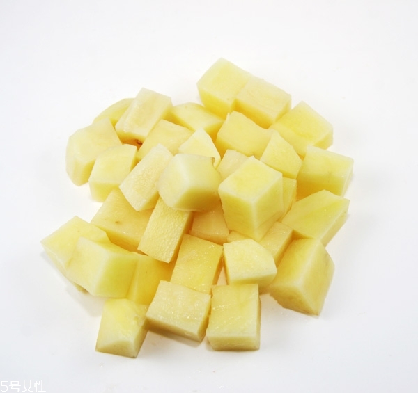 土豆要去皮嗎？土豆怎么去皮最快？