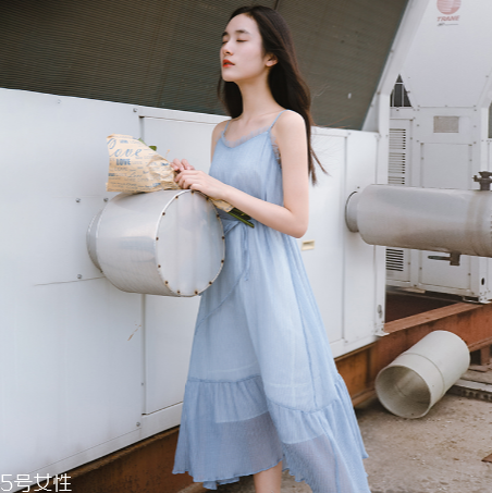 什么顏色連衣裙顯白？連衣裙什么顏色最顯白？