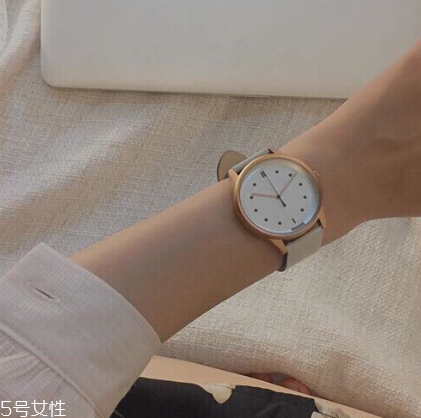 手表和手鐲能一起帶嗎？手表和手鐲怎么同時帶？