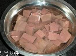 雞血和鴨血的區(qū)別 雞血和鴨血有什么不一樣？