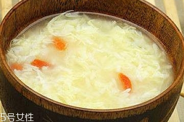 酒釀蛋豐胸靠譜嗎？酒釀蛋吃多久有效果？