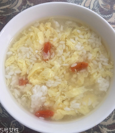 酒釀蛋豐胸靠譜嗎？酒釀蛋吃多久有效果？