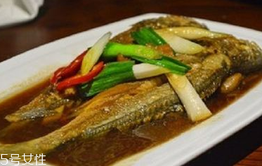 青魚的適宜人群 青魚適合有肝炎的人吃嗎？