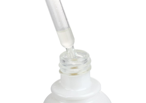 精華液是水嗎？精華液是什么做的？