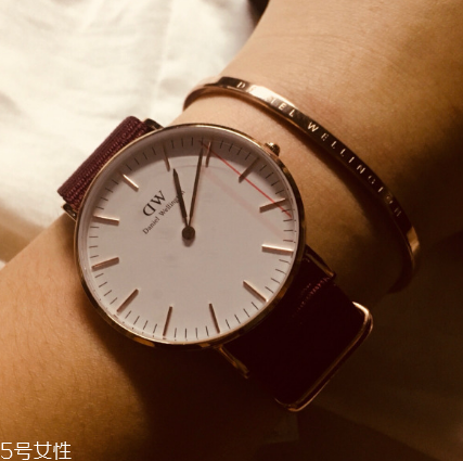 手表按鈕水下可以用嗎？手表按鈕在水下能按嗎？