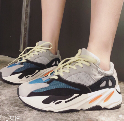 yeezy 700 mauve什么時候發(fā)售？椰子700灰紫色發(fā)售時間