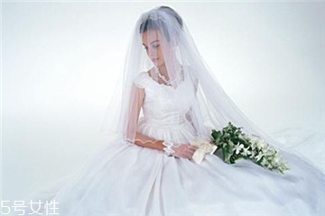 婚紗是男方買還是女方買？婚紗應(yīng)該哪一方買？
