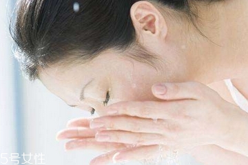 敏感肌能用煙酰胺嗎？煙酰胺過敏肌可以用嗎？