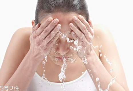 敏感肌可以用水楊酸嗎？水楊酸適合敏感肌嗎？