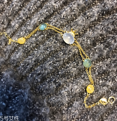 翡翠手鏈怎么鑒定真假？翡翠手鏈真假辨別