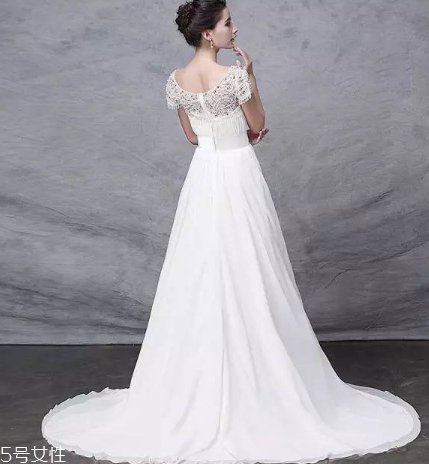 婚紗什么時候定？婚紗提前多長時間定？