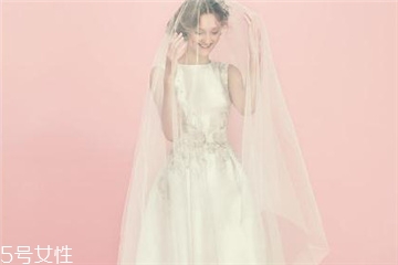婚紗上的紅酒怎么處理？婚紗沾上紅酒怎么洗掉？