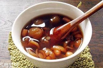 花生衣能和蜂蜜一起吃嗎？花生衣和桑棗一起煮會怎樣？