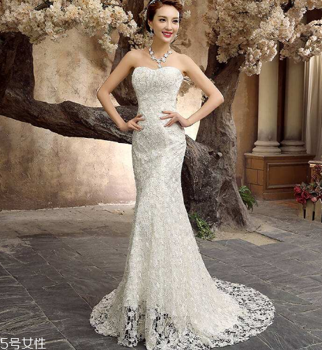 婚紗后面的帶子怎么系？婚紗后背綁帶系法