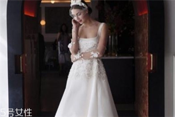 婚紗里面穿什么內衣？婚紗里面怎么穿內衣？