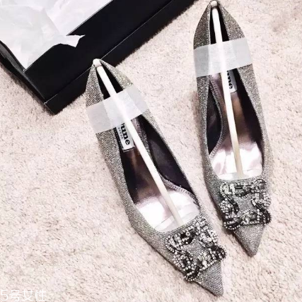 婚鞋可以穿黑色嗎？婚鞋穿黑色好嗎？