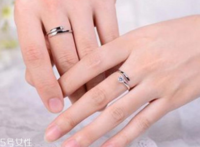 婚戒可以戴中指嗎？婚戒能戴在中指上嗎？