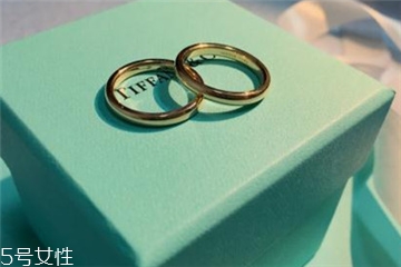 婚戒一般什么時(shí)候買(mǎi)？婚戒提前多長(zhǎng)時(shí)間買(mǎi)？